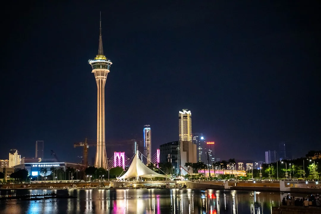 Keluaran Macau hari ini - Macau Pools 4D landscape Cotai Strip casino skyline night, data live aggregator komunitas