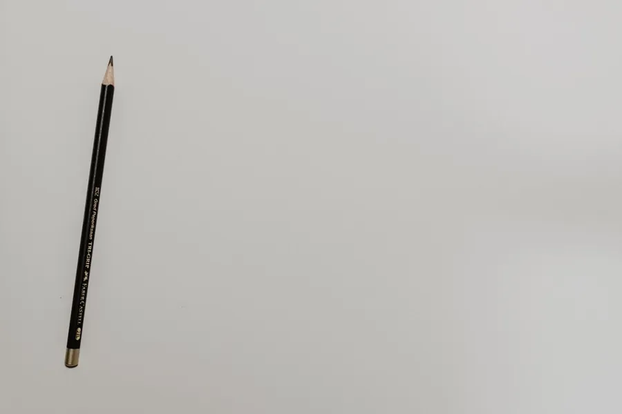 Ilustrasi mimpi pensil — black pencil on white surface